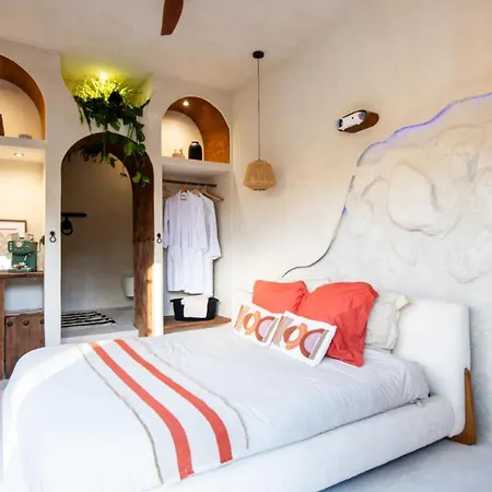 Casa *